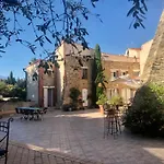 B&B 