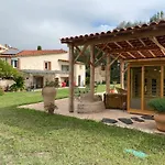 B&B 