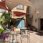 B&B 