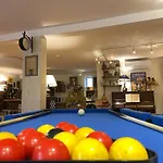 B&B 
