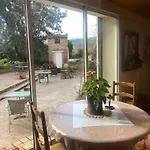 B&B 