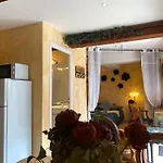 B&B 