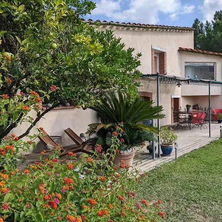 Mas Tramontane D'hôtes, Studio, Ancien Mas Agricole Dans Parc Arboré, Piscine Et Sa Vue Face Au Canigou Bed and breakfast Ille-sur-Têt