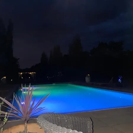 Mas Tramontane D'hôtes, Studio, Ancien Mas Agricole Dans Parc Arboré, Piscine Et Sa Vue Face Au Canigou 4*