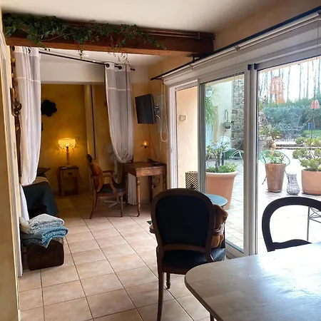 Mas Tramontane D'hôtes, Studio, Ancien Mas Agricole Dans Parc Arboré, Piscine Et Sa Vue Face Au Canigou 4* Ille-sur-Têt