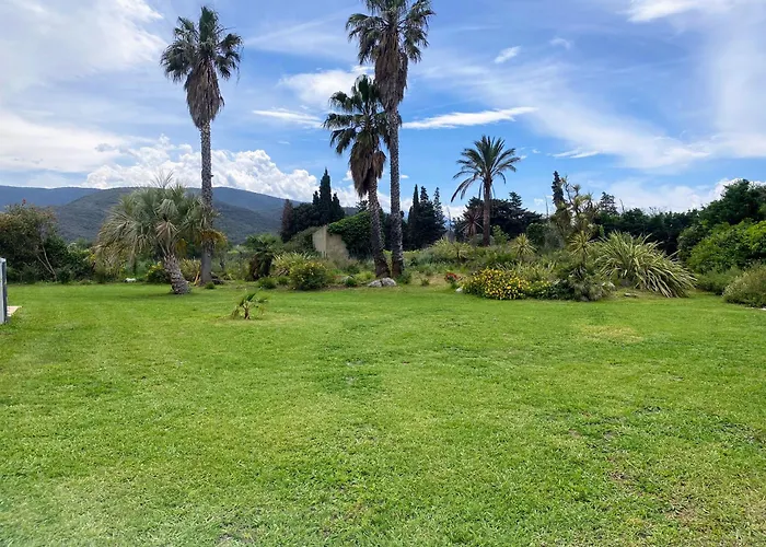Mas Tramontane Ancien Mas Agricole Avec D'hôtes, Studio, Parc Arboré, Piscine Et Sa Vue Face Au Canigou 4*