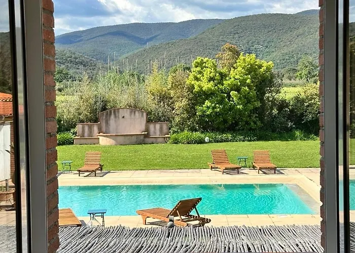 Mas Tramontane Ancien Mas Agricole Avec D'hôtes, Studio, Parc Arboré, Piscine Et Sa Vue Face Au Canigou Bed & Breakfast 3*