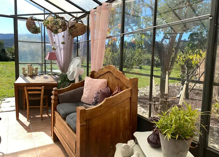 Mas Tramontane Ancien Mas Agricole Avec D'hôtes, Studio, Parc Arboré, Piscine Et Sa Vue Face Au Canigou 3*