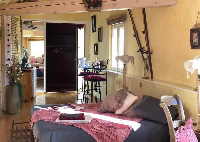 Bed & Breakfast Mas Tramontane Ancien Mas Agricole Avec D'hôtes, Studio, Parc Arboré, Piscine Et Sa Vue Face Au Canigou